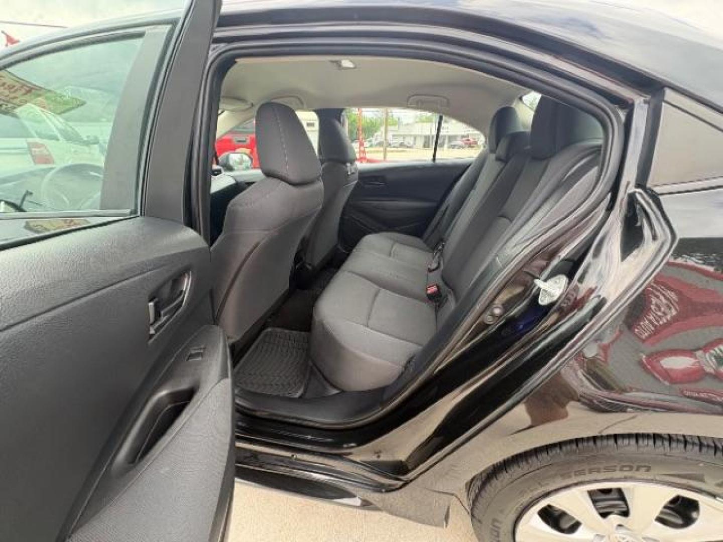 2022 Black Sand Pearl /Black Toyota Corolla LE (5YFEPMAE5NP) with an 1.8L I-4 DOHC engine, located at 900 South McDonald Street, McKinney, TX, 75069, (972) 529-2992, 33.189335, -96.613403 - Photo#10