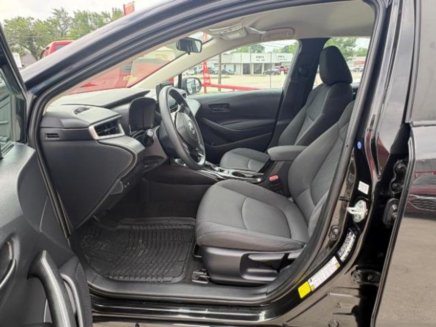 2022 Black Sand Pearl /Black Toyota Corolla LE (5YFEPMAE5NP) with an 1.8L I-4 DOHC engine, located at 900 South McDonald Street, McKinney, TX, 75069, (972) 529-2992, 33.189335, -96.613403 - Photo#14