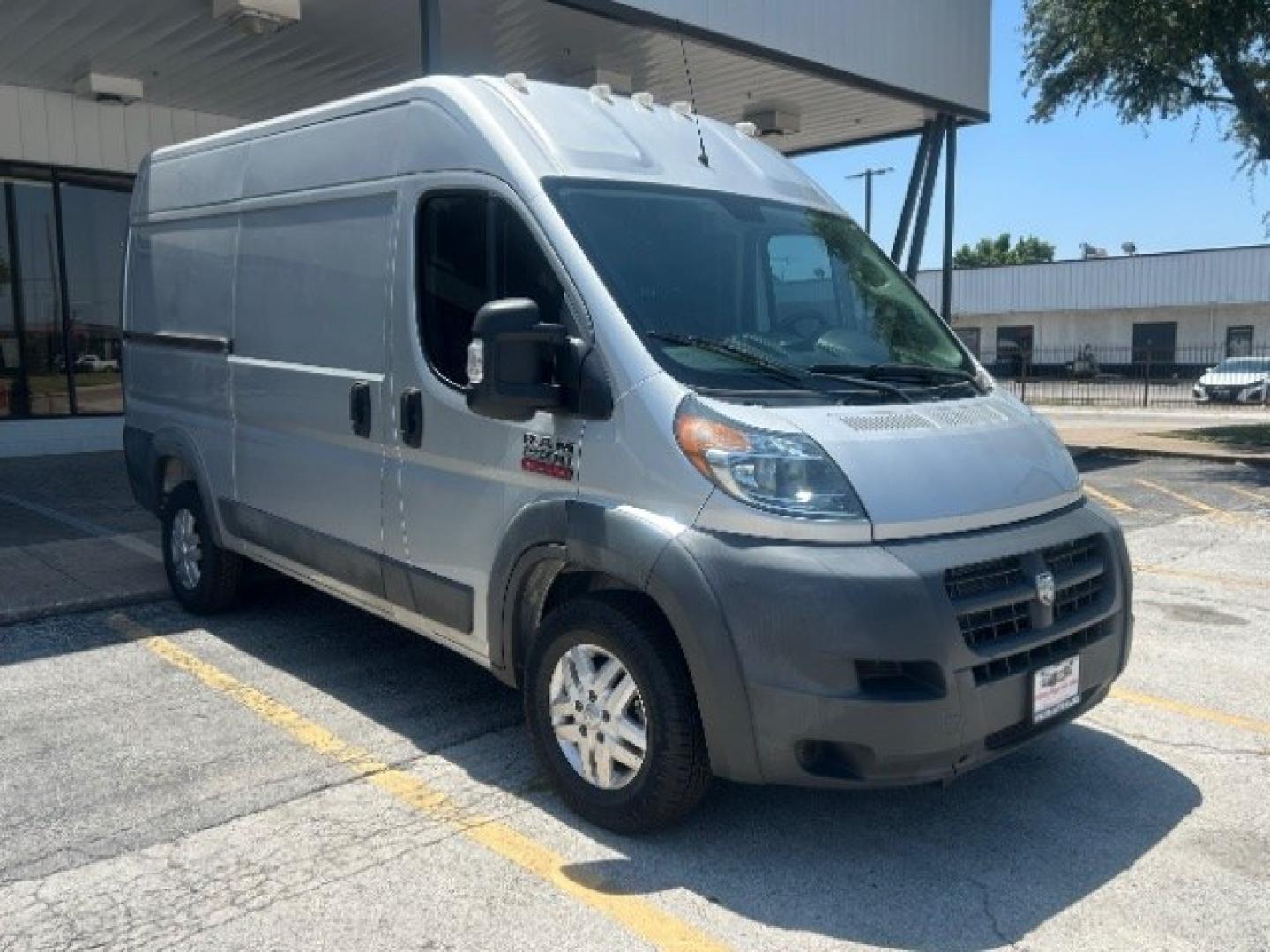 2018 Bright Silver Metall /Black Ram ProMaster 2500 Cargo Van High Roof (3C6TRVCG5JE) with an Pentastar 3.6L V-6 D engine, Automatic transmission, located at 900 South McDonald Street, McKinney, TX, 75069, (972) 529-2992, 33.189335, -96.613403- Photo#0
