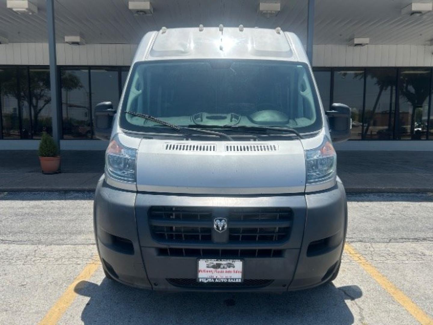 2018 Bright Silver Metall /Black Ram ProMaster 2500 Cargo Van High Roof (3C6TRVCG5JE) with an Pentastar 3.6L V-6 D engine, Automatic transmission, located at 900 South McDonald Street, McKinney, TX, 75069, (972) 529-2992, 33.189335, -96.613403- Photo#1