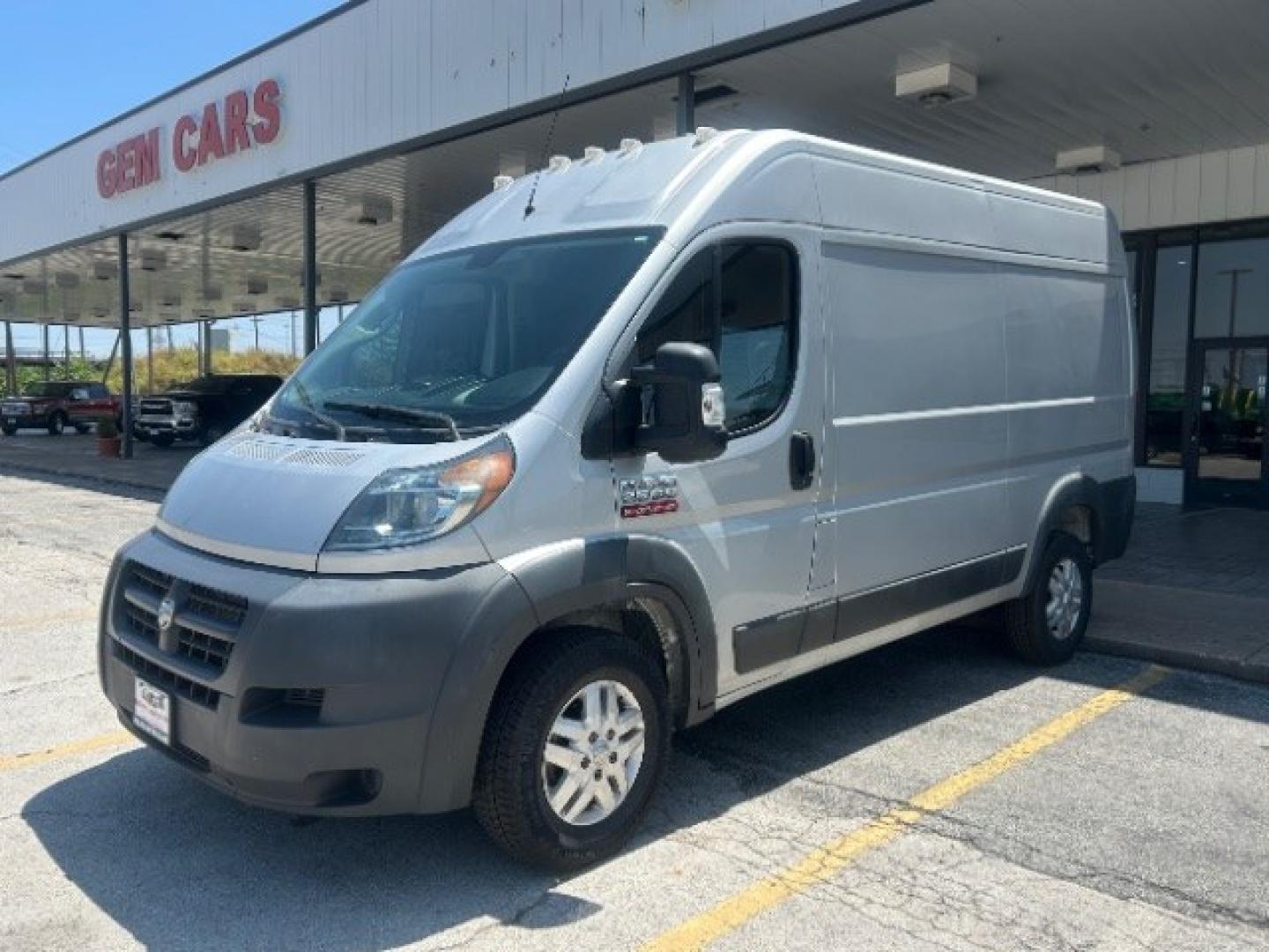 2018 Bright Silver Metall /Black Ram ProMaster 2500 Cargo Van High Roof (3C6TRVCG5JE) with an Pentastar 3.6L V-6 D engine, Automatic transmission, located at 900 South McDonald Street, McKinney, TX, 75069, (972) 529-2992, 33.189335, -96.613403- Photo#2