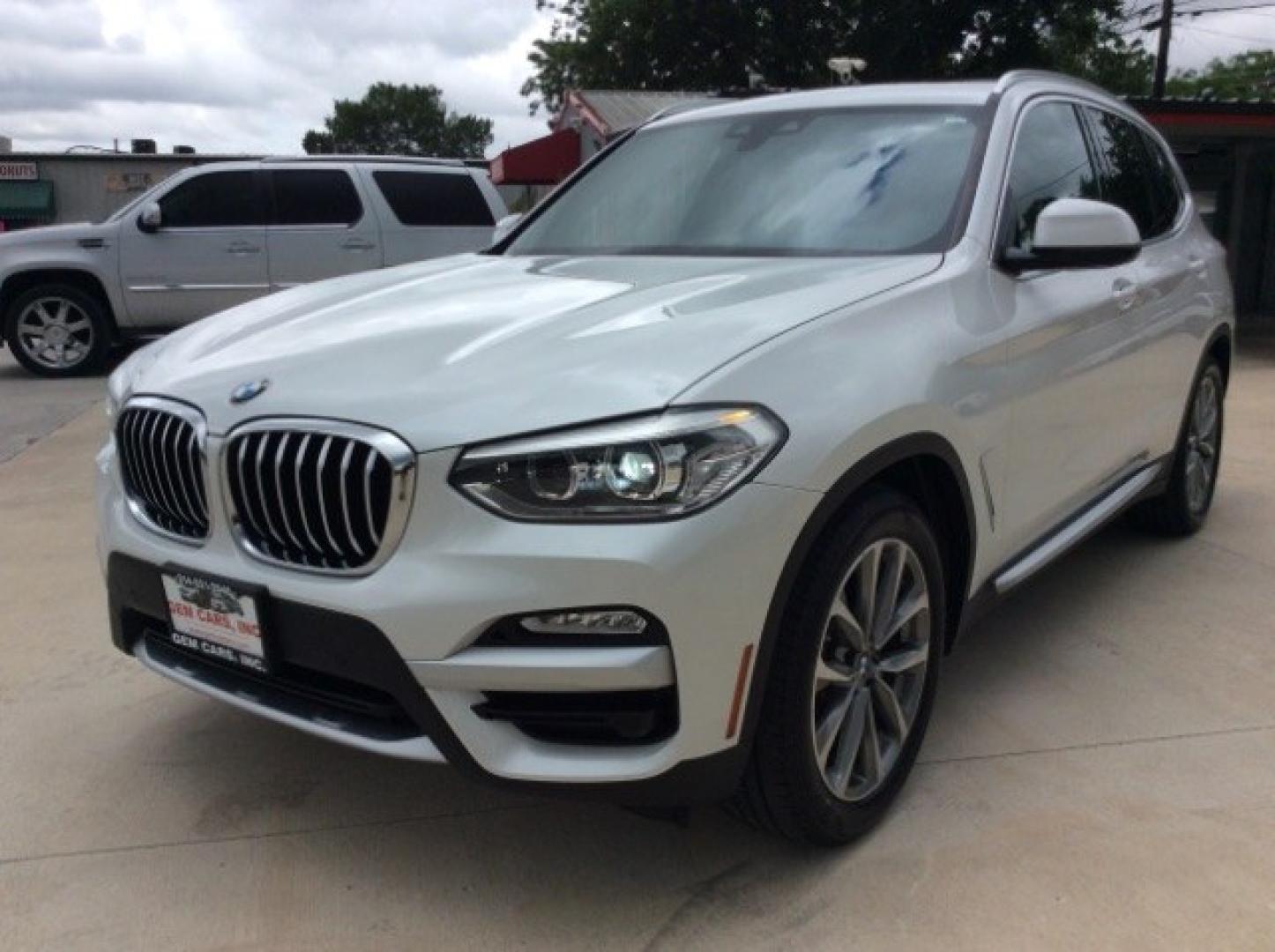 2019 Alpine White /Black BMW X3 sDrive30i (5UXTR7C52KL) with an 2L I-4 gasoline direct injection engine, located at 900 South McDonald Street, McKinney, TX, 75069, (972) 529-2992, 33.189335, -96.613403- Photo#0