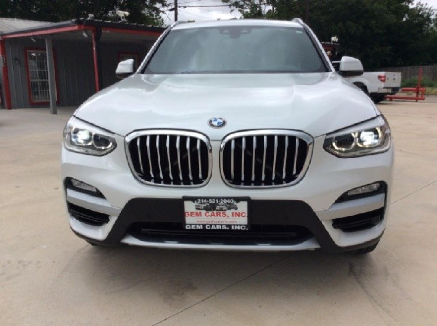 2019 Alpine White /Black BMW X3 sDrive30i (5UXTR7C52KL) with an 2L I-4 gasoline direct injection engine, located at 900 South McDonald Street, McKinney, TX, 75069, (972) 529-2992, 33.189335, -96.613403- Photo#1