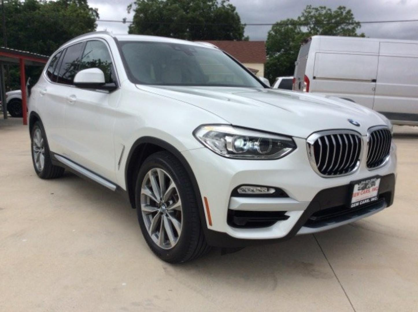 2019 Alpine White /Black BMW X3 sDrive30i (5UXTR7C52KL) with an 2L I-4 gasoline direct injection engine, located at 900 South McDonald Street, McKinney, TX, 75069, (972) 529-2992, 33.189335, -96.613403- Photo#4