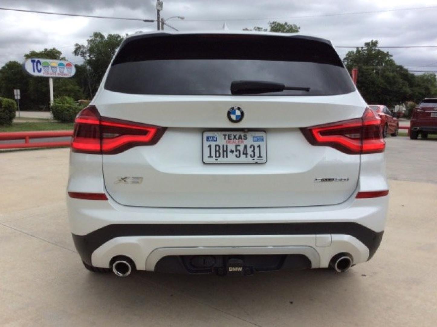 2019 Alpine White /Black BMW X3 sDrive30i (5UXTR7C52KL) with an 2L I-4 gasoline direct injection engine, located at 900 South McDonald Street, McKinney, TX, 75069, (972) 529-2992, 33.189335, -96.613403- Photo#5