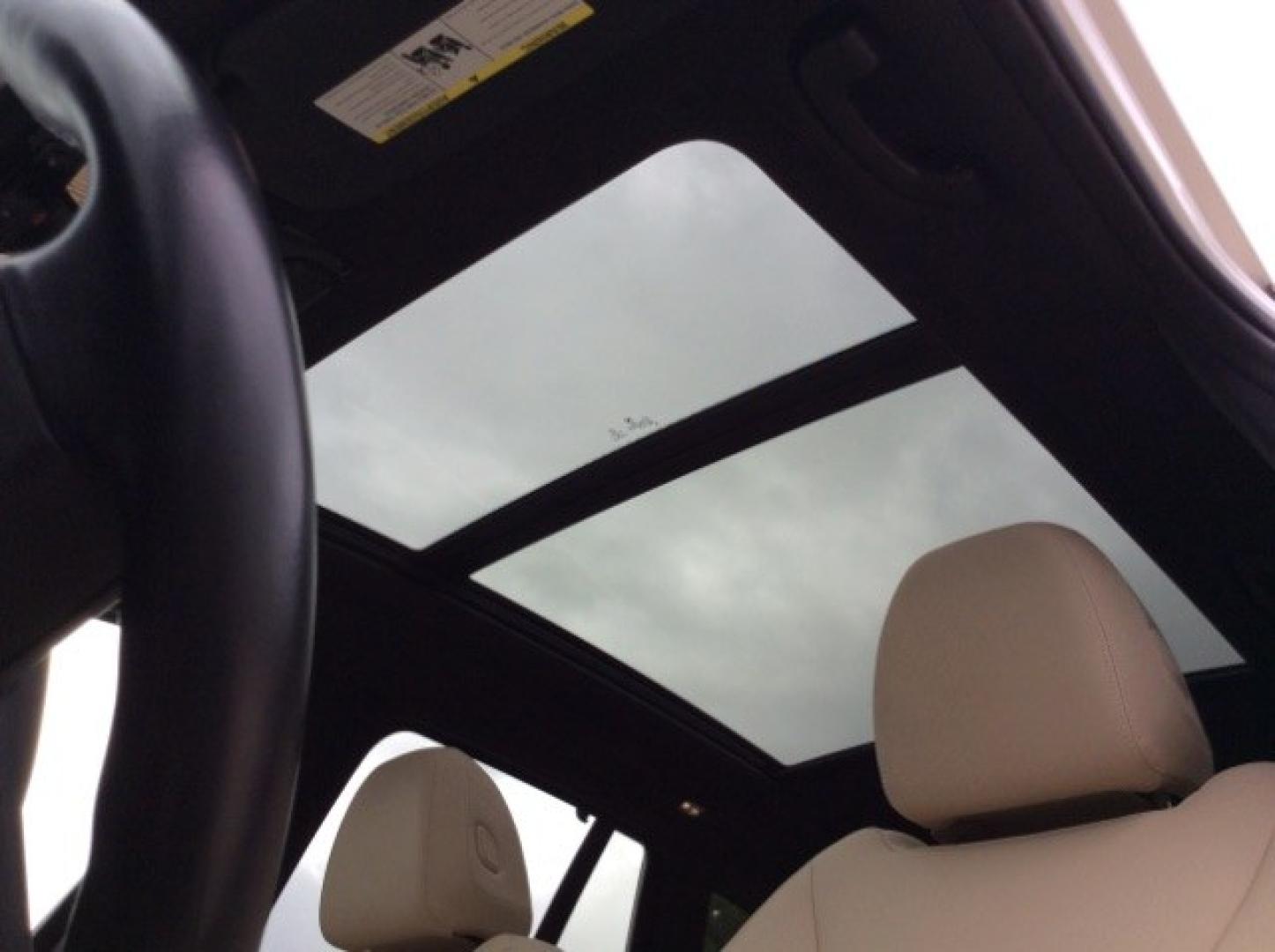 2019 Alpine White /Black BMW X3 sDrive30i (5UXTR7C52KL) with an 2L I-4 gasoline direct injection engine, located at 900 South McDonald Street, McKinney, TX, 75069, (972) 529-2992, 33.189335, -96.613403- Photo#19