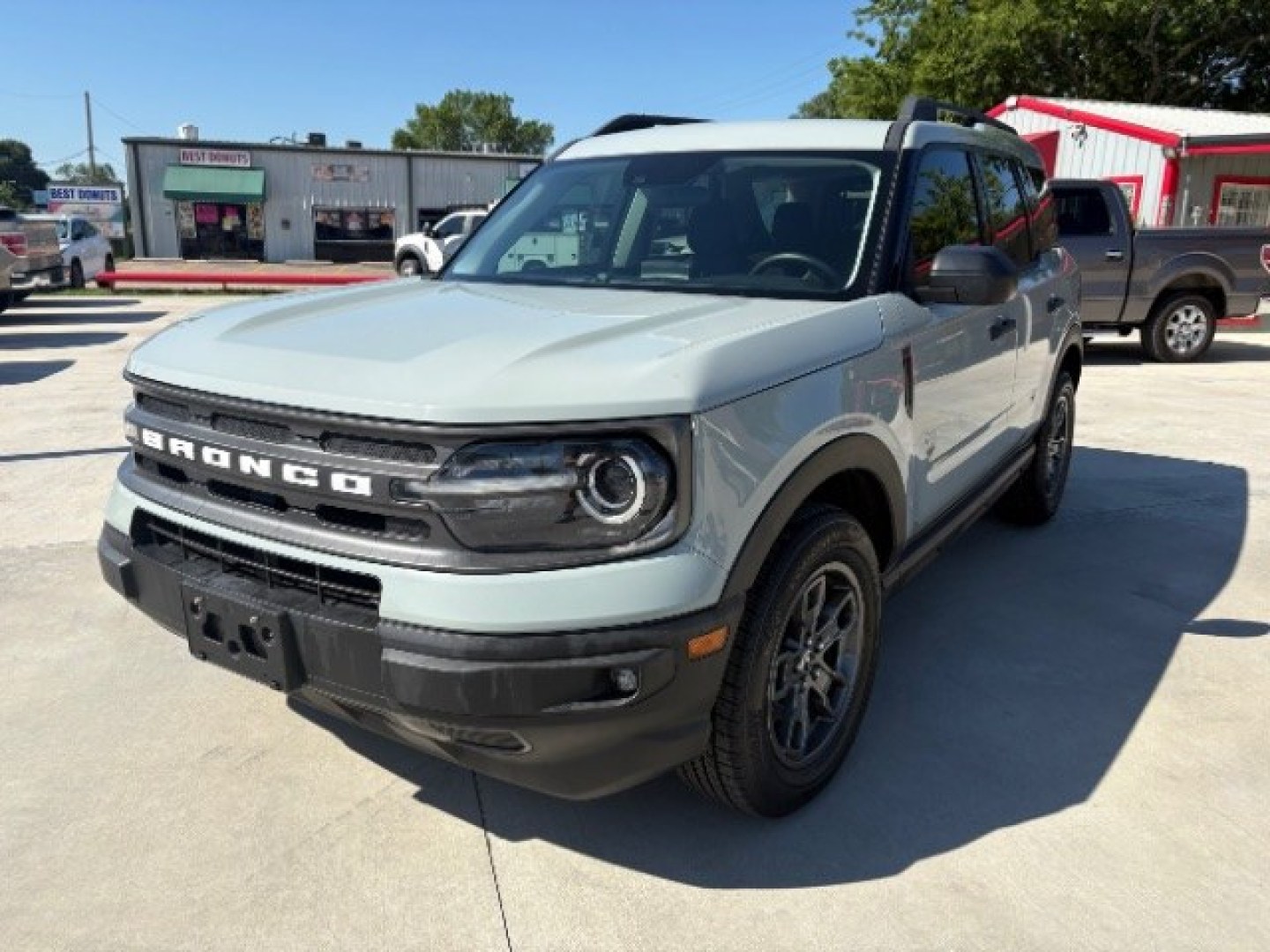 2021 Gray /Gray cloth Ford Bronco Sport Big Bend (3FMCR9B60MR) with an 1.5L L3 engine, 8-Speed Automatic transmission, located at 900 South McDonald Street, McKinney, TX, 75069, (972) 529-2992, 33.189335, -96.613403- Photo#4