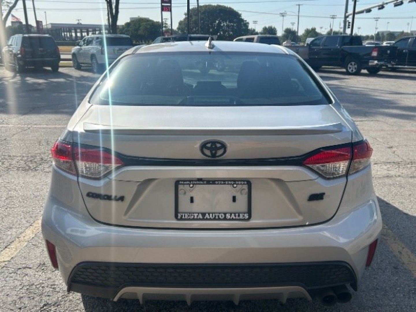 2022 Classic Silver Metallic /Black Toyota Corolla SE (5YFS4MCE4NP) with an Dynamic Force 2L I-4 port/direct injection engine, Automatic transmission, located at 900 South McDonald Street, McKinney, TX, 75069, (972) 529-2992, 33.189335, -96.613403- Photo#5