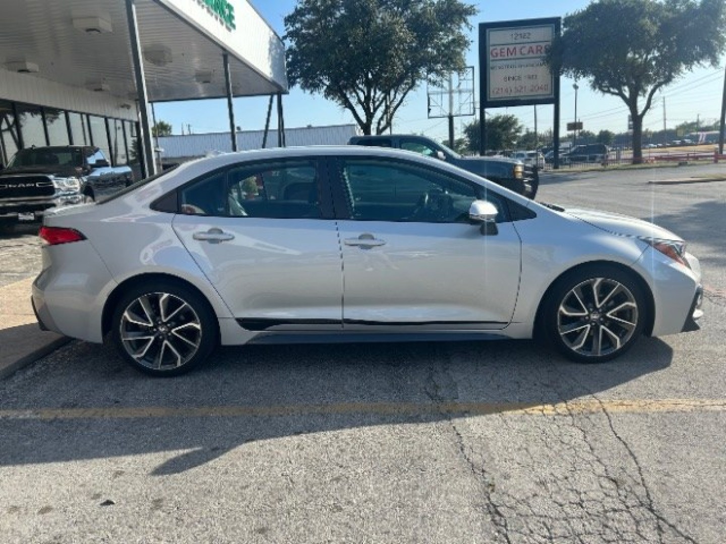 2022 Classic Silver Metallic /Black Toyota Corolla SE (5YFS4MCE4NP) with an Dynamic Force 2L I-4 port/direct injection engine, Automatic transmission, located at 900 South McDonald Street, McKinney, TX, 75069, (972) 529-2992, 33.189335, -96.613403- Photo#7
