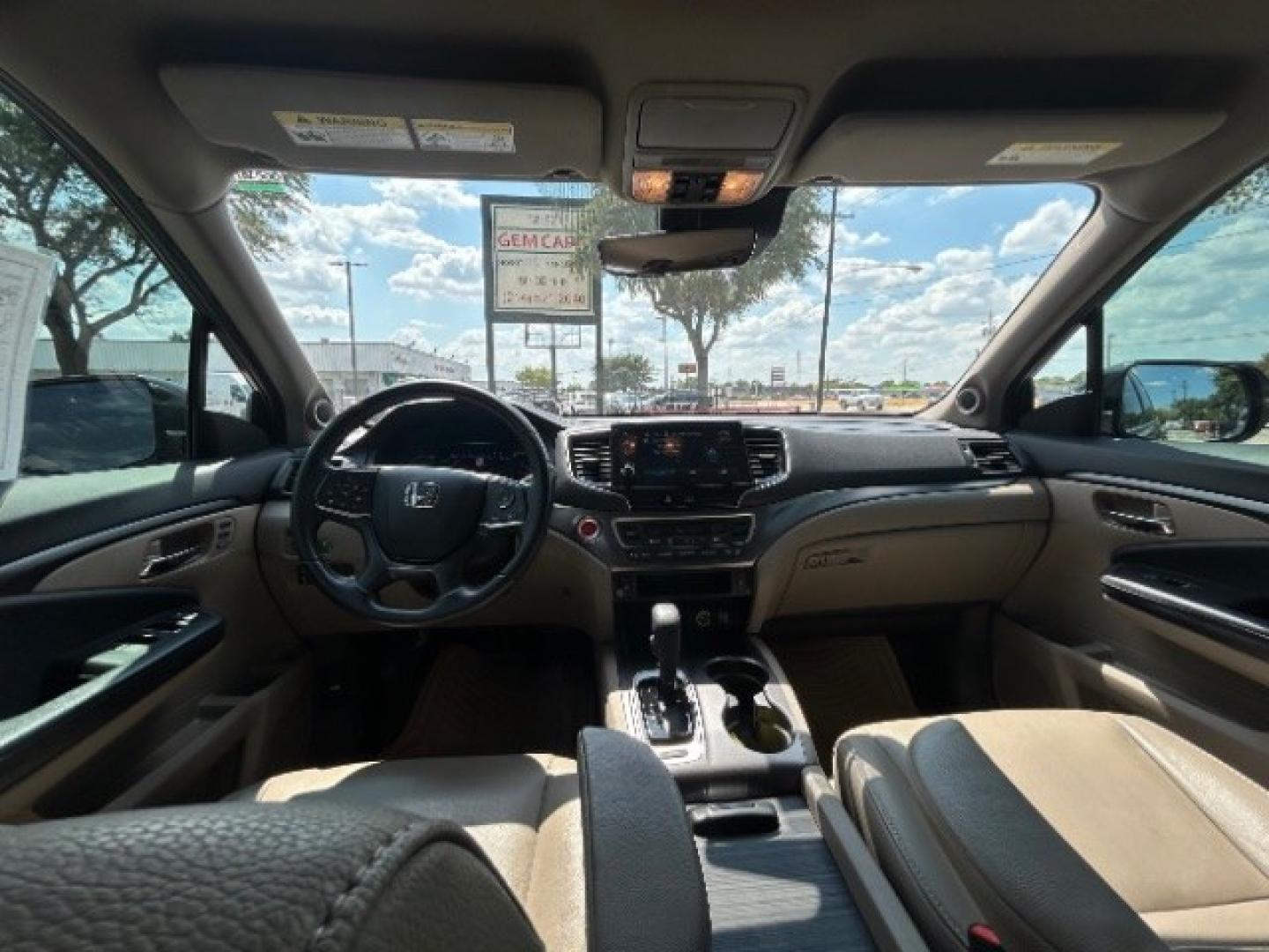 2019 Burgundy /Beige Honda Pilot EX-L (5FNYF5H57KB) with an 3.5L V-6 direct injection engine, Automatic transmission, located at 900 South McDonald Street, McKinney, TX, 75069, (972) 529-2992, 33.189335, -96.613403- Photo#13