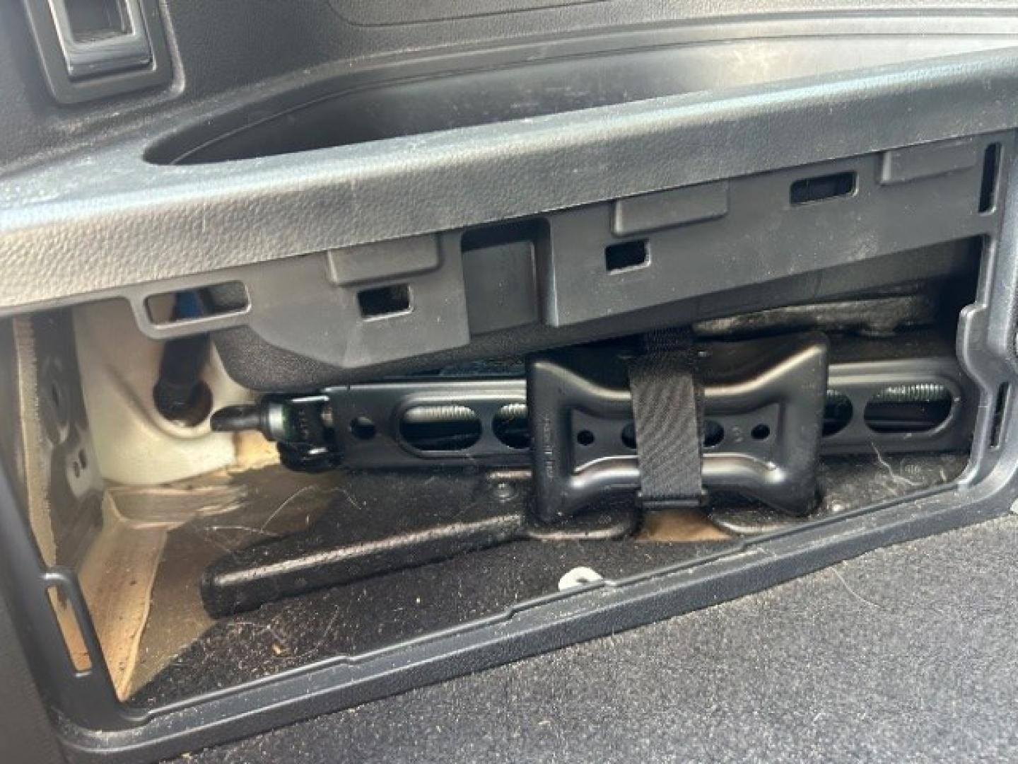 2019 Burgundy /Beige Honda Pilot EX-L (5FNYF5H57KB) with an 3.5L V-6 direct injection engine, Automatic transmission, located at 900 South McDonald Street, McKinney, TX, 75069, (972) 529-2992, 33.189335, -96.613403- Photo#19